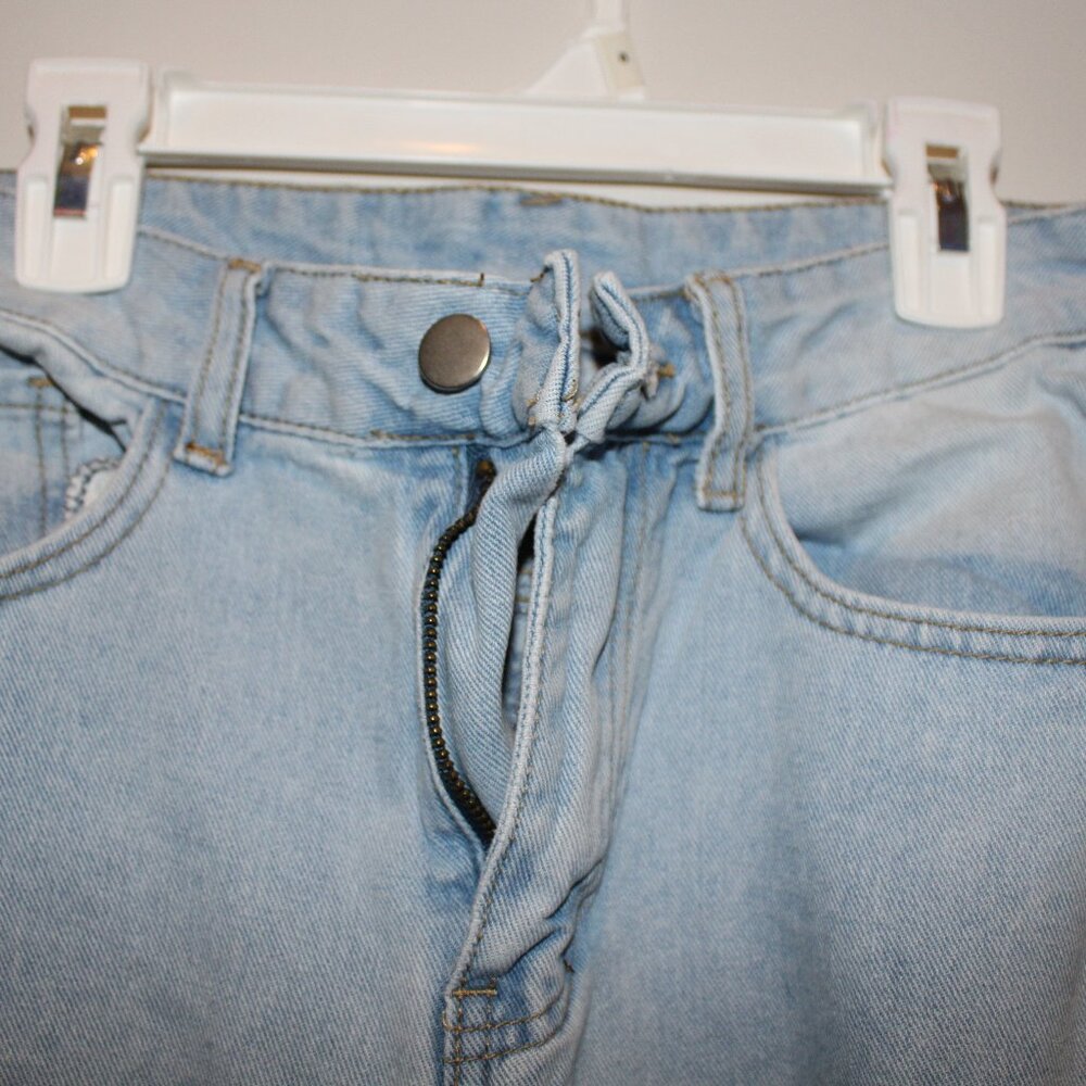Light Wash Ripped Jeans - Picture 5 of 5